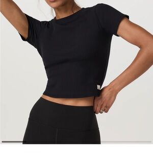 Vuori posed fitted T.